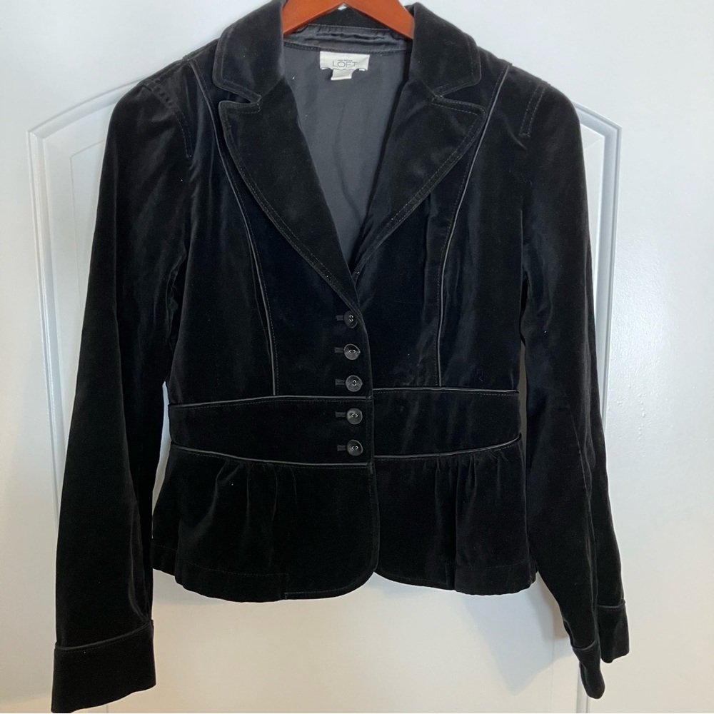Ann Taylor Loft Black Velvet Blazer Jacket Size 4 Button Front Peplum Martingale